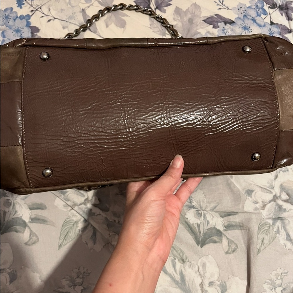 CHANEL BROOKLYN ACCORDION FLAP BAG - Picture 4 of 17